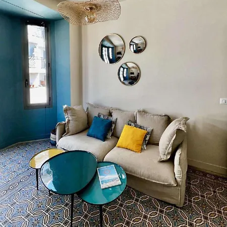 アパート Charming 2 Bedrooms & 1 Sofa Bed Renovated 3p3 *